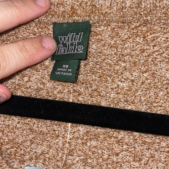 NWT XS Wild Fable Brown Sweater crop top shirt - Picture 4 of 6